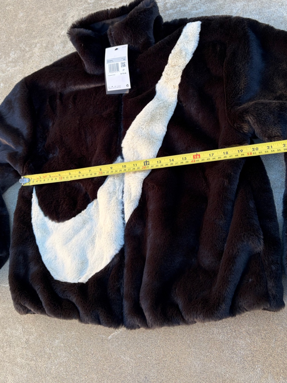 NWT Nike Women’s Oversized Faux Fur Swoosh Jacket in Black Fossil White - Picture 4 of 7